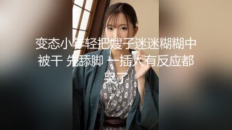 【绿帽淫妻群交乱爱】淫乱骚妻『灵魂伴侣』苗条淫妻与多名单男群P乱交②绿帽老公在一旁拍摄 看娇妻被五个大汉猛操 (1)