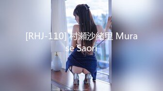 三男两女居家乱交Party,俩小母狗翘着蜜桃臀等待大J8的进入,场面疯狂,呻吟声不断