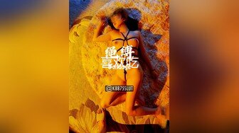 9-26山炮寻欢约啪苗条美女，一直撅着屁股玩手机，啪啪时间有点短，鸡巴不给力