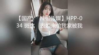 【Chaturbate】高冷混血女神「tinki」，洁白无暇身体坐在30cm的玩具上滋润着白虎小穴，完美的艺术表演