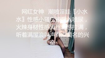 气质不错甜美花裙妹子，舌吻隔着内裤摸逼洗完澡口交舔弄，抱起屁股抽插晃动奶子