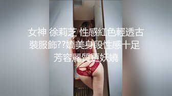 【妹妹是个小淫虫】【上篇】全程露脸激情大秀鸡巴要不停，让小哥吃奶玩逼道具抽插，浪叫呻吟连续干两炮射进骚穴里刺激