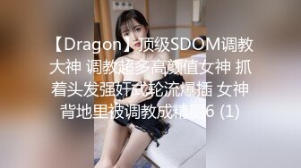 小美女给大老黑舔弄大驴鸡巴是种什么体验，国际交流群P激情啪啪大秀直播，几个亚裔妞被大老黑爆草蹂躏